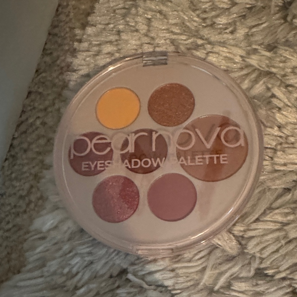 Pear Nova Eyeshadow Palette - Yellow, Brown, Pink Hues